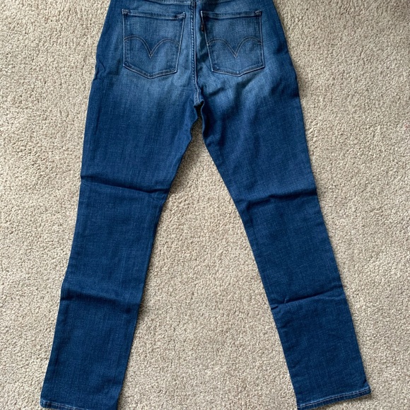 Levi’s womens jeans - Picture 3 of 3
